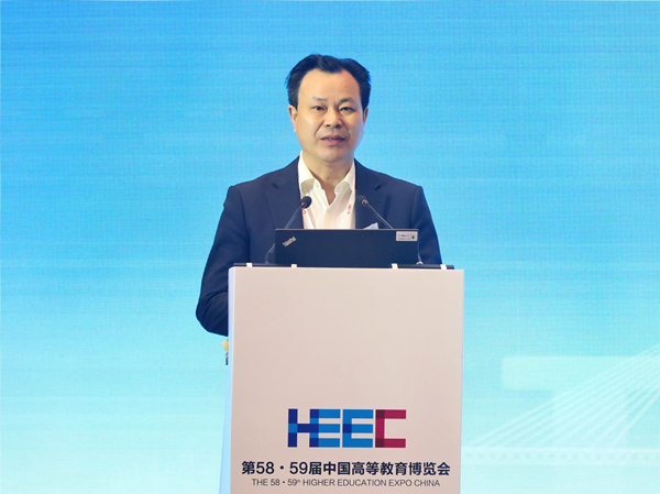 mg冰球突破豪华版网址党委书记曾礼作主旨报告。mg冰球突破豪华版网址供图